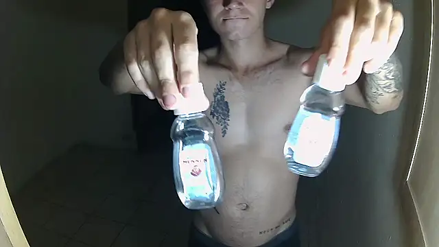 Snapshot of BlondZilla chatting on October 2025 06:25:01 AM BlondZilla online show from October 2025 06:25:01 AM