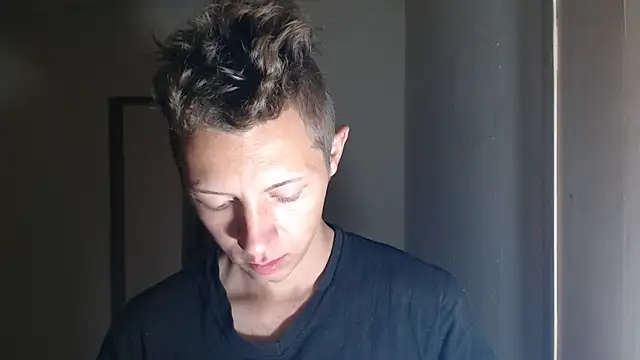 Snapshot of BlondZilla chatting on November 2025 02:29:02 PM BlondZilla online show from November 2025 02:29:02 PM