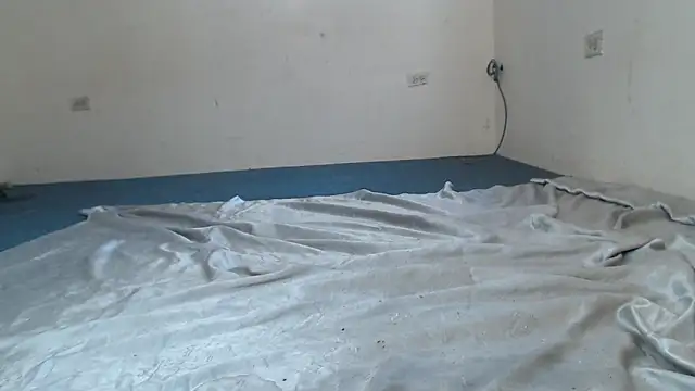 Snapshot of BlondZilla chatting on November 2025 03:45:02 PM BlondZilla online show from November 2025 03:45:02 PM