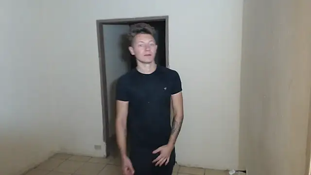 Snapshot of BlondZilla chatting on December 2025 10:20:01 AM BlondZilla online show from December 2025 10:20:01 AM