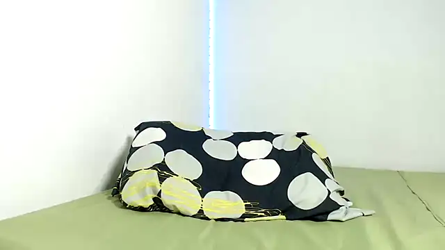 IsaXander743 online show from October 2025 02:51:02 AM