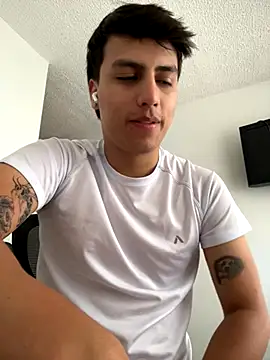 Snapshot of ErosVale chatting on October 2025 10:08:02 PM ErosVale online show from October 2025 10:08:02 PM