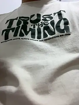 Snapshot of ErosVale chatting on October 2025 06:33:01 AM ErosVale online show from October 2025 06:33:01 AM