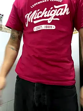 Snapshot of ErosVale chatting on October 2025 07:20:02 AM ErosVale online show from October 2025 07:20:02 AM