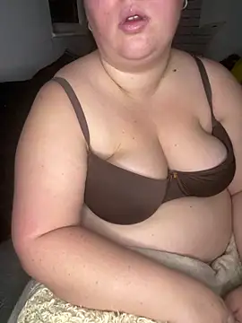 Snapshot of roxey-1997 chatting on November 2025 04:51:02 AM roxey-1997 online show from November 2025 04:51:02 AM