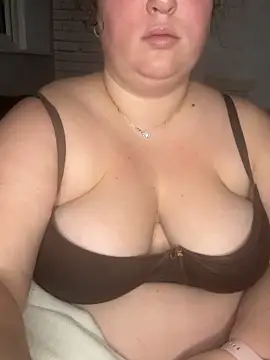 Snapshot of roxey-1997 chatting on December 2025 10:29:02 PM roxey-1997 online show from December 2025 10:29:02 PM