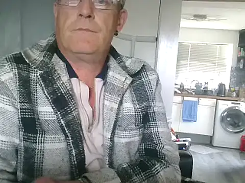 hefin18 online show from February 2025 12:50:02 PM