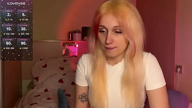 Snapshot of _Annabel_Myr_ chatting on November 2025 04:19:01 PM Annabel Myr online show from November 2025 04:19:01 PM