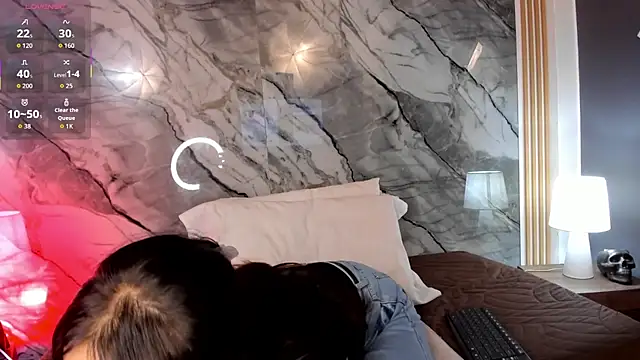 Astridhotman online show from October 2025 02:04:01 PM