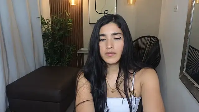 Lia Mar  online show from October 2025 06:10:01 PM