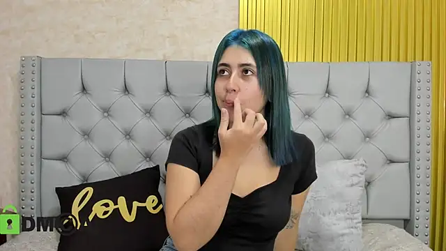 Snapshot of Skarlet_04 chatting on November 2025 04:07:01 PM Skarlet 04 online show from November 2025 04:07:01 PM