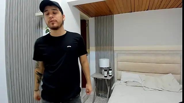 Snapshot of Amazing_Wallen chatting on October 2025 04:37:01 PM Amazing Wallen online show from October 2025 04:37:01 PM