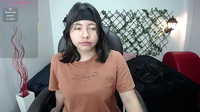 Louisa  clare online show from November 2025 11:59:02 PM