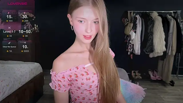 holylisssa online show from October 2025 05:44:02 PM