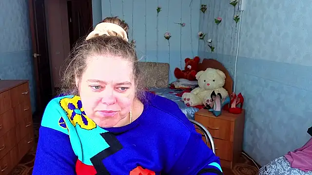 Audrey Aura online show from October 2025 05:06:02 AM