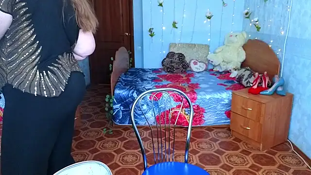 Audrey Aura online show from October 2025 06:28:01 AM