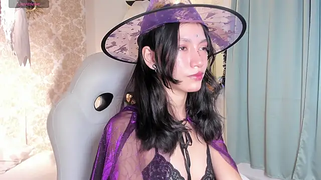 LilyThea online show from October 2025 09:16:02 PM