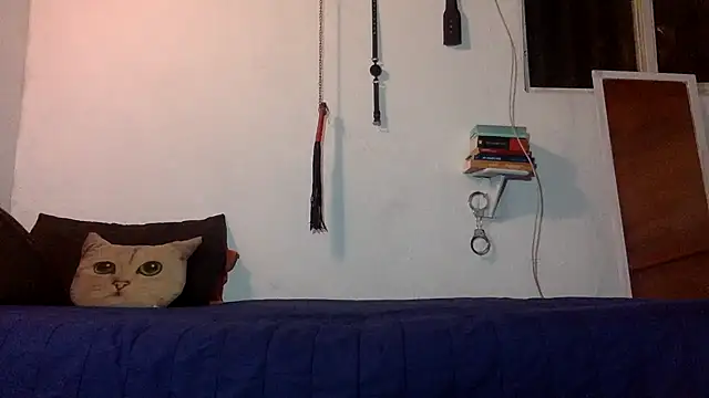 indomitaFox online show from November 2025 04:01:02 AM