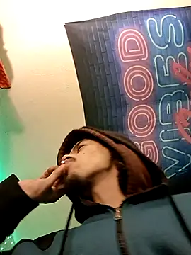 Snapshot of MeTazty294 chatting on November 2025 04:24:01 AM MeTazty294 online show from November 2025 04:24:01 AM