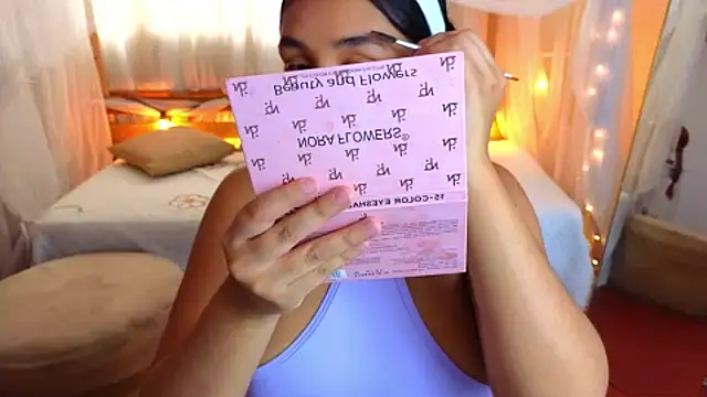 loreaniss online show from October 2025 07:47:02 PM