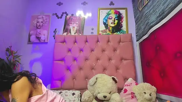 Snapshot of Kylie_Moan chatting on November 2025 04:22:02 AM Kylie Moan online show from November 2025 04:22:02 AM