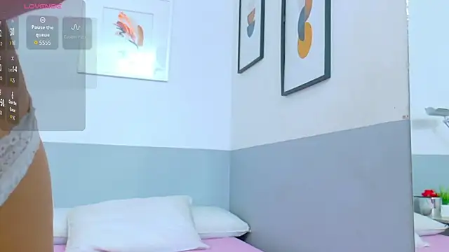 Snapshot of cutepetitee chatting on October 2025 07:55:01 PM cutepetitee online show from October 2025 07:55:01 PM