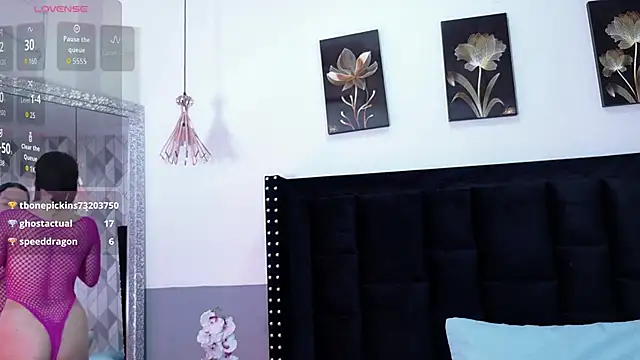 Snapshot of cutepetitee chatting on October 2025 07:56:02 PM cutepetitee online show from October 2025 07:56:02 PM