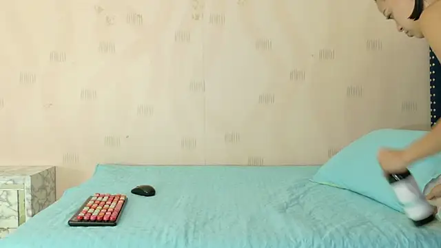 Snapshot of cutepetitee chatting on October 2025 06:54:02 PM cutepetitee online show from October 2025 06:54:02 PM