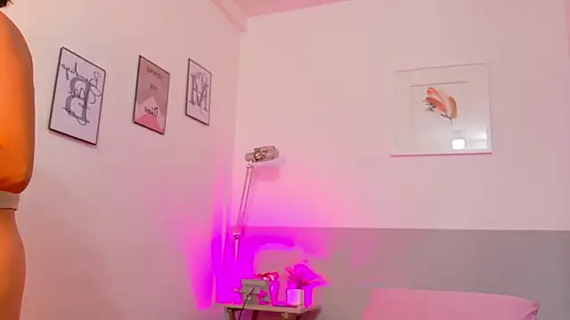 Snapshot of cutepetitee chatting on November 2025 07:58:01 PM cutepetitee online show from November 2025 07:58:01 PM