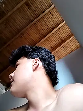 Snapshot of dani_titan320 chatting on November 2025 08:40:02 PM dani titan320 online show from November 2025 08:40:02 PM