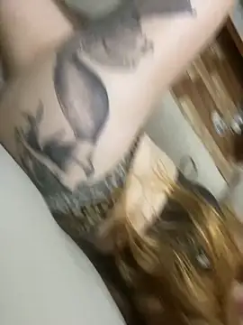 Lazinha18 online show from October 2025 12:13:01 AM