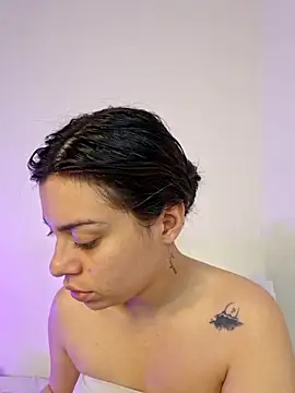 Snapshot of AmaiaSalvatore chatting on October 2025 08:09:01 PM AmaiaSalvatore online show from October 2025 08:09:01 PM