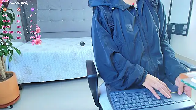 saray reese online show from October 2025 12:47:01 PM