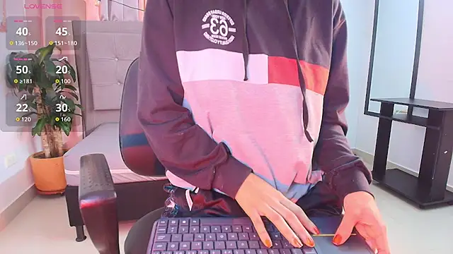 saray reese online show from October 2025 01:03:02 PM