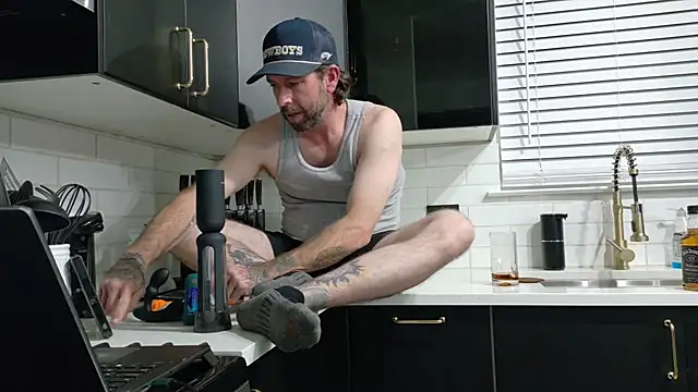 danoo84 online show from November 2025 03:39:02 AM