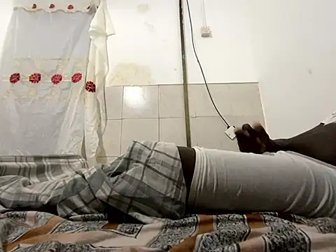 Snapshot of Atta-esi chatting on November 2025 12:02:01 AM Atta-esi online show from November 2025 12:02:01 AM