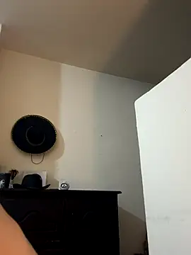 Snapshot of santiago_cutex chatting on October 2025 09:38:02 AM santiago cutex online show from October 2025 09:38:02 AM