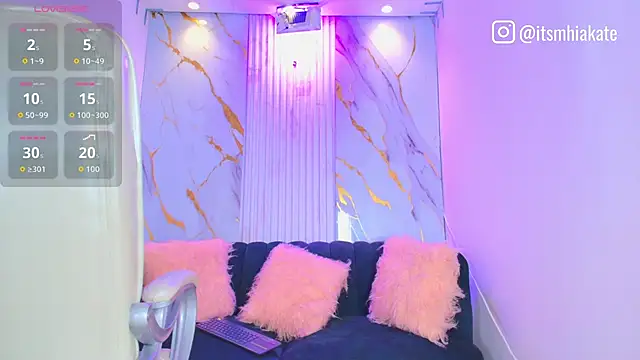 Snapshot of Mhiaa_Sweet chatting on October 2025 12:05:02 PM Mhiaa Sweet online show from October 2025 12:05:02 PM