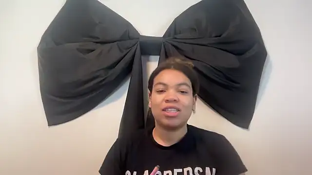 Snapshot of zahrabliss chatting on October 2025 04:41:02 PM zahrabliss online show from October 2025 04:41:02 PM