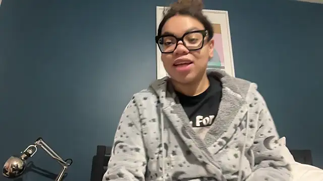 Snapshot of zahrabliss chatting on December 2025 06:52:01 AM zahrabliss online show from December 2025 06:52:01 AM