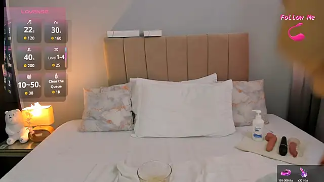 Penelophe01 online show from October 2025 05:15:02 PM