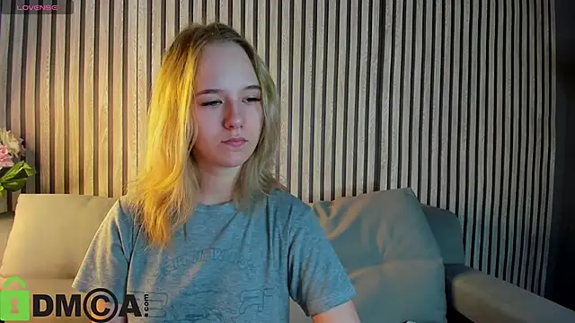 Snapshot of Casey_Sweeet chatting on October 2025 12:50:02 AM Casey Sweeet online show from October 2025 12:50:02 AM