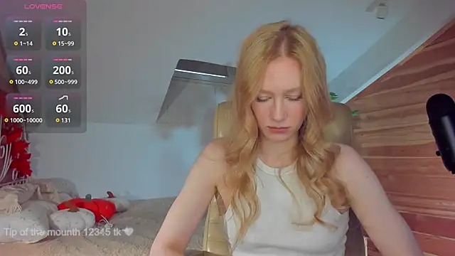 Snapshot of AuroraShoww chatting on October 2025 12:51:01 PM AuroraShoww online show from October 2025 12:51:01 PM