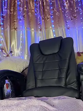 Snapshot of SquirtMilf00 chatting on February 2025 12:38:02 AM SquirtMilf00 online show from February 2025 12:38:02 AM