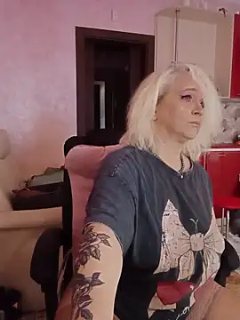 Snapshot of SquirtMilf00 chatting on September 2025 02:03:02 AM SquirtMilf00 online show from September 2025 02:03:02 AM