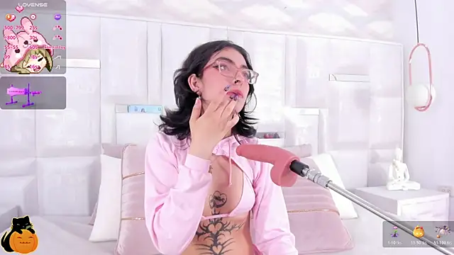 Im Molly Angel online show from October 2025 10:12:01 PM