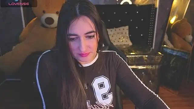 Snapshot of Soffi_betacur_b chatting on November 2025 03:06:02 AM Soffi betacur b online show from November 2025 03:06:02 AM