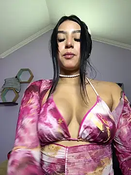 Luna-Smitt online show from September 2025 11:33:02 AM