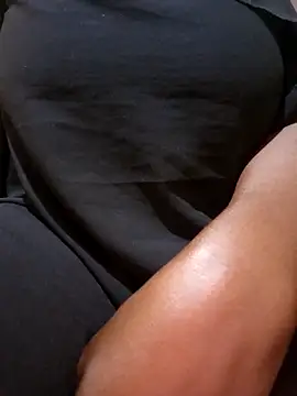 Snapshot of Africanmilk256 chatting on October 2025 03:24:02 AM Africanmilk256 online show from October 2025 03:24:02 AM