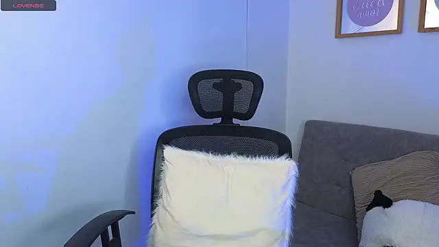 yulian vasquez online show from September 2025 12:19:01 PM